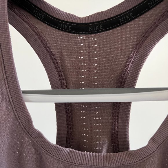 Nike Dri-Fit Lightweight Mauve Racerback Tank Top Size Medium - Picture 5 of 5